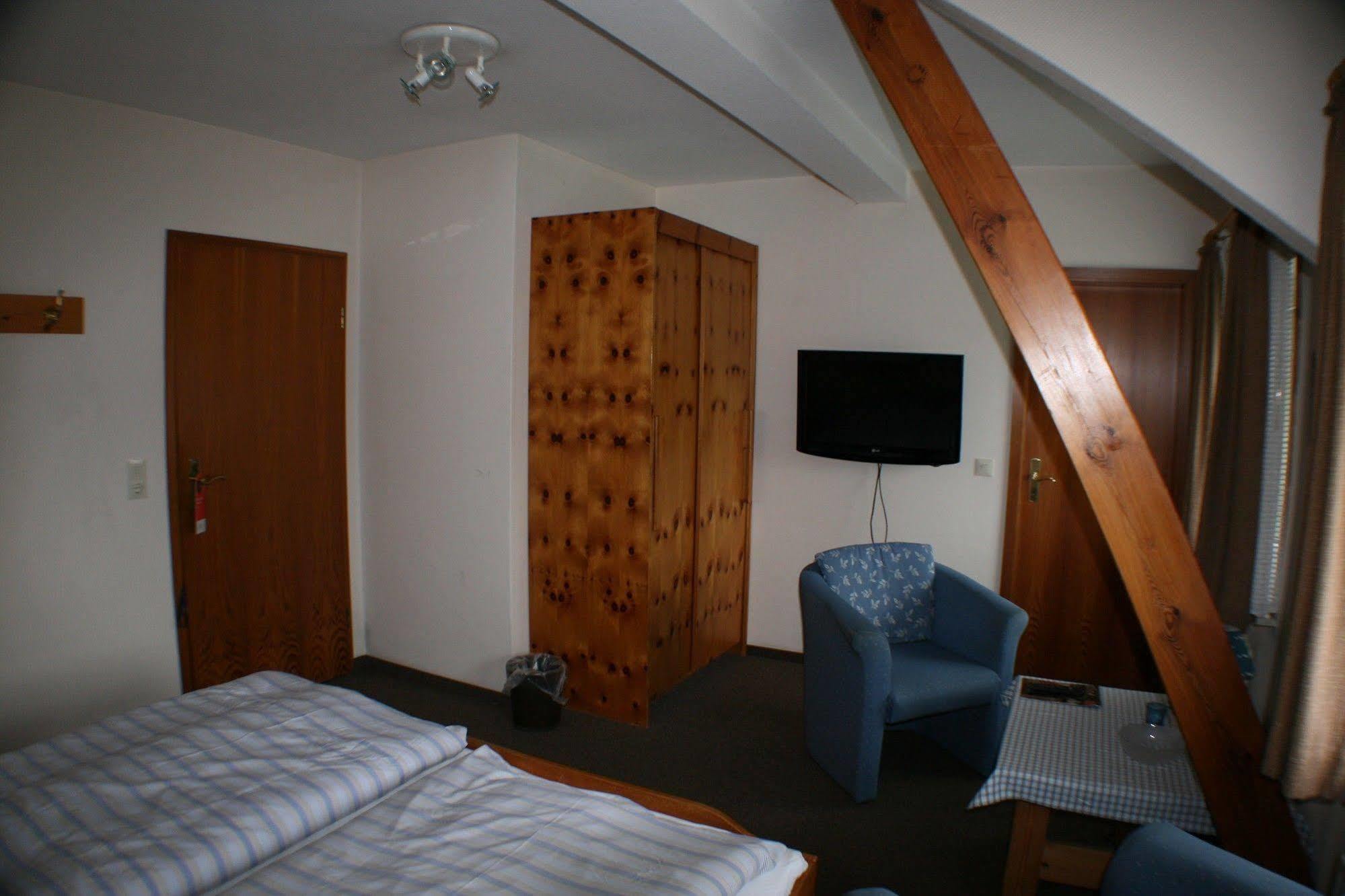 Ferienwohnungen Im Hotel Garni Zur Post Utersum Exteriér fotografie